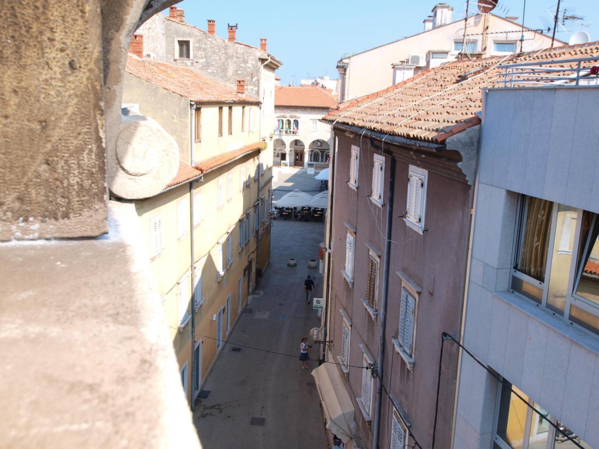 Appartamento Studio On Main Pedestrian Street Pola Camera foto